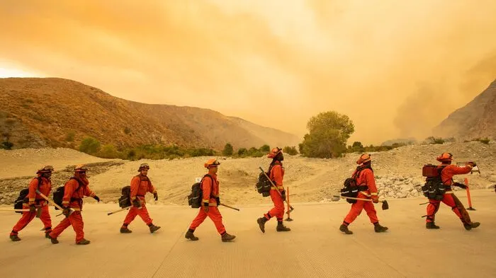 Der erste große Waldbrand des Jahres im US-Bundesstaat Kalifornien hat sich weiter ausgebreitet.