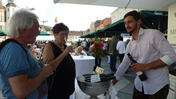 Beste Stimmung beim bereits zehnten Leobener Weinfest im "Wohnzimmer" der Stadt Leoben.
