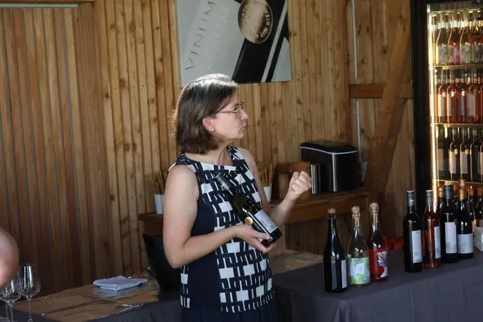 „Die Weintour am Längsee zeigt, wie lebendig und hochwertig sich der Weinbau in Kärnten entwickelt hat“, sagte Romana Candussi (Foto), Winzerin von Vinum Virunum und Obfrau von Slow-Food-Travel Marktplatz Mittelkärnten. 