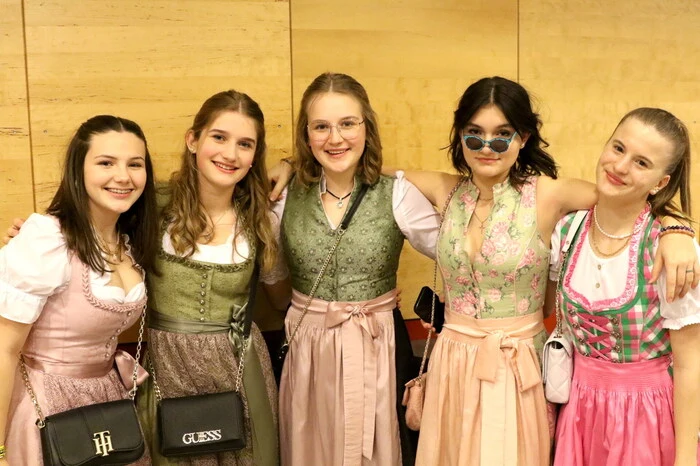 So präsentierte sich am Samstag der 44. Krappfelder Jägerball im Kulturhaus von Althofen. 