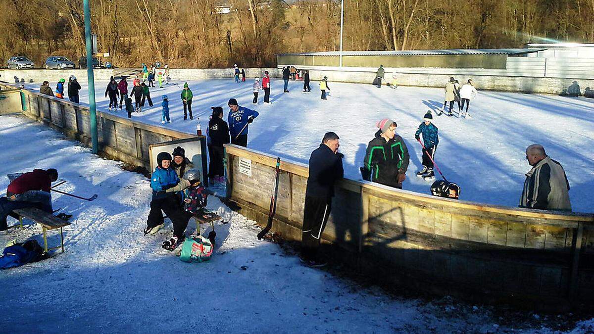 In St. Paul kann man sogar mit musikalischer Beschallung Eislaufen