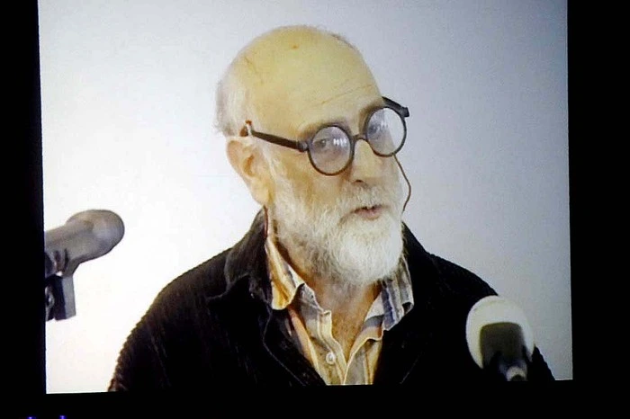 ...welches Bauherr Robert Rogner und Künstler Friedensreich Hundertwasser vor zwei Jahrzehnten geplant hatten...    