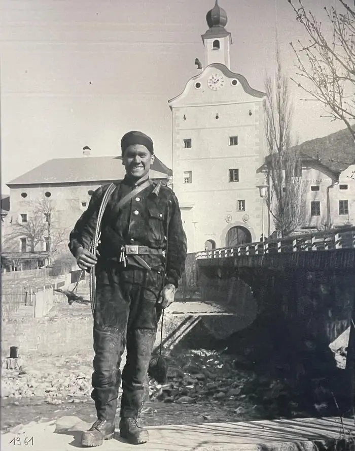 Bereits Klement Brandtner, hier vor dem Stadtturm Gmünd im Jahre 1961, wünschte den Bürgern am Silvestertag einen guten Rutsch ins neue Jahr