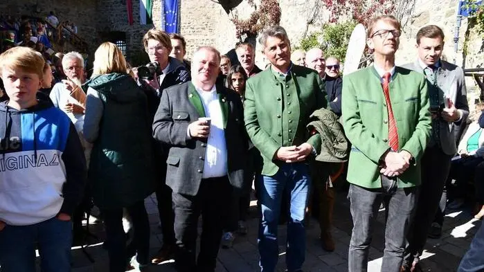 Am Freitagnachmittag wurde auf der Europaburg Forchtenstein das erste Europafest von Eyfon gefeiert, als krönender Abschluss der diesjährigen Veranstaltungsreihe.