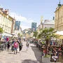 Der Alte Platz gehört zum historischen Kern der  andeshauptstadt und wird vom Bundesdenkmalamt unter Schutz gestellt 