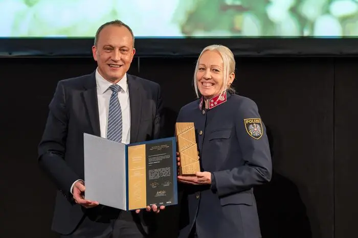 Kategorie „Prävention & GEMEINSAM.SICHER“: Romana Revoul, BPK Murau /
Ehrenpate: Armin Forstner, Präsident des Zivilschutzverbandes