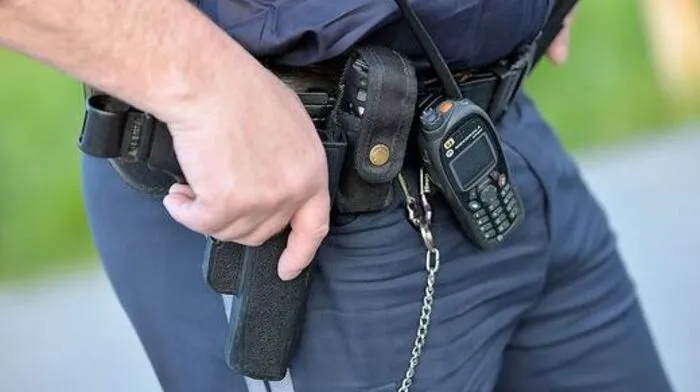 Meistgeklickt: Ein Unbekannter soll vor einer Disco bei Ilz einem am Boden liegenden 16-Jährigen gegen den Kopf getreten haben. Die Polizei bittet um Hinweise.  