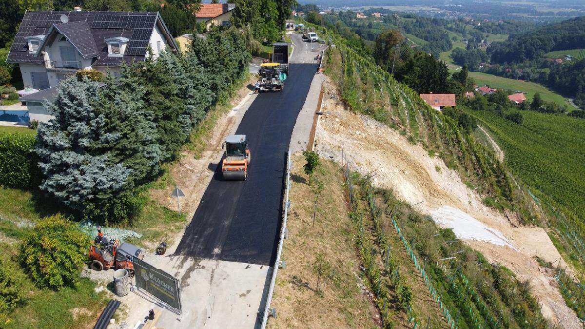 Die am Graßnitzberg sanierte L613 ist ab 18. August wieder befahrbar