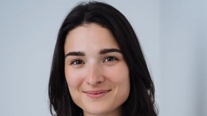 Nach dem Abschluss ihrer Ausbildung zur Wirtschaftsprüferin im Vorjahr rückt Paula Aichwalder bei Crowe SOT in die Partnerschaft auf 