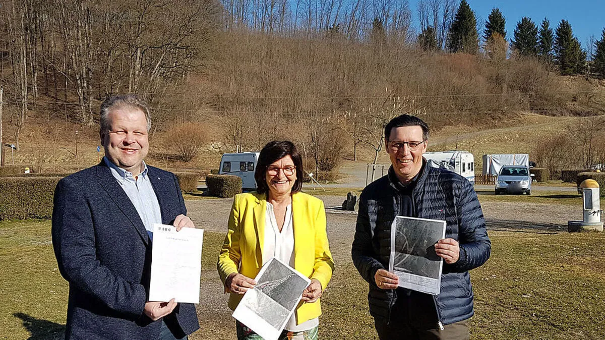 Bürgermeisterin Christine Siegel (ÖVP) mit den Vizebürgermeistern Michael Karl (ÖVP) (l.) und Werner Jogl (SPÖ)