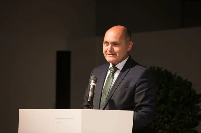 Nationalratspräsident Wolfgang Sobotka sagt: "Arik Brauer hat seine persönliche Lebensgeschichte in den Dienst der Demokratie gestellt"
