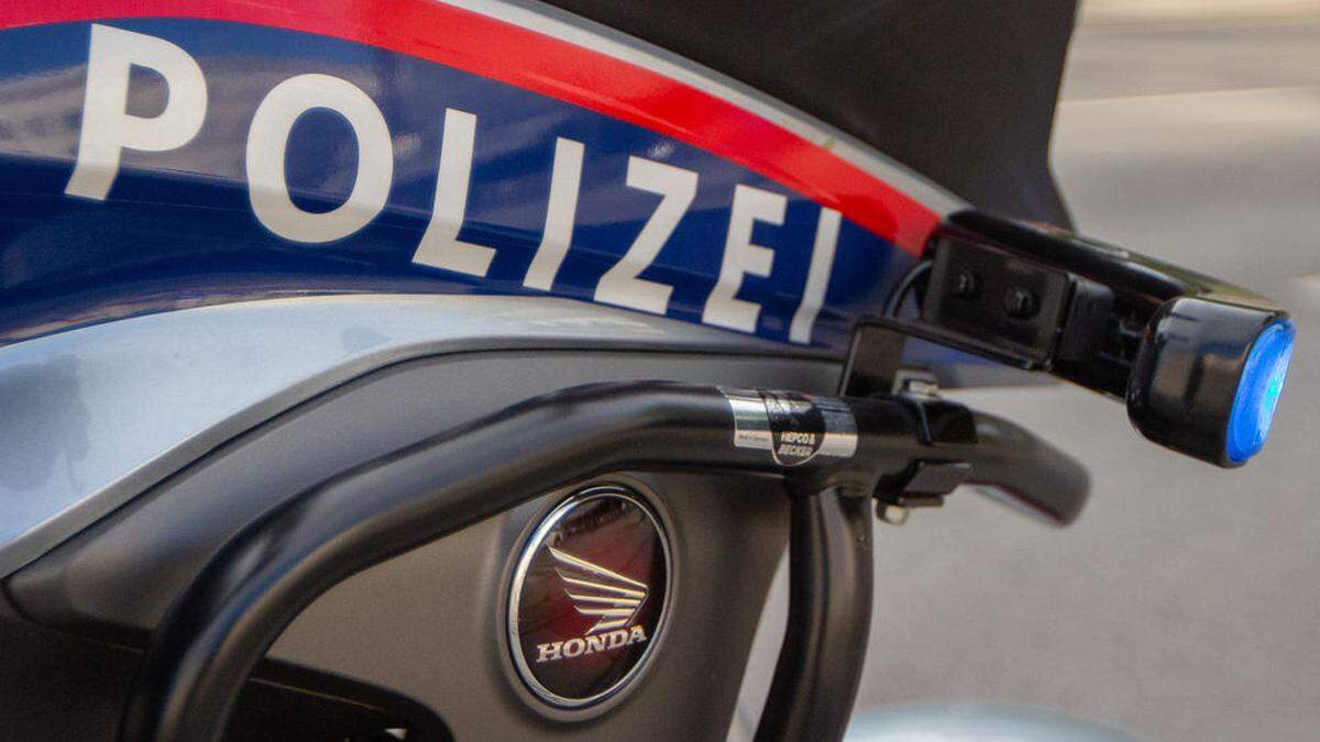 Die Polizei fand den Südoststeirer Mittwochfrüh schlafend in dem Pkw vor und nahm ihn fest