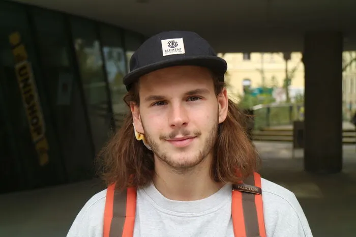 Jonas Wirsing (22), Student der Umweltsystemwissenschaften, nutzt die schwere Zeit, um sich auf Dinge zu konzentrieren, die sonst fehlen. "So kann man wieder mehr auf sich selbst eingehen."