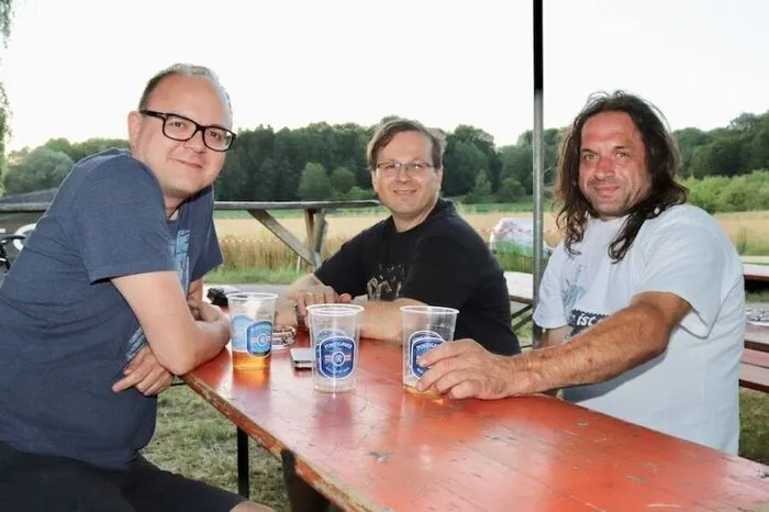 Als Gratulanten stellten sich zahlreiche Motorradclubs mit ihren heißen Öfen aus der Region ein.