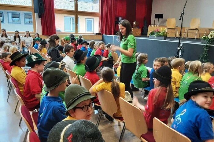 Der Andrang war groß, nahmen doch 14 Schulchöre aus dem Bezirk Murau und ein Gastchor aus Oberzeiring teil.