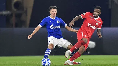 Alessandro Schöpf (links) schoss Schalke zu drei Punkten