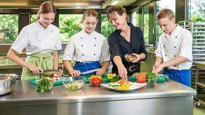 In der neuen Fachrichtung wird der Fokus im Kochunterricht auf die Veredelung und Entwicklung von Lebensmitteln gelegt