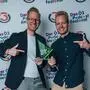 Julian und Sebastian Friedl mit ihrem Ö3-Podcast-Award