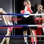 Slapstickmoment: "Jedermann" Lars Eidinger im Boxring mit Schuldknecht Mirco Kreibich