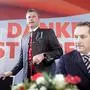 ABD0053_20161206 - WIEN - STERREICH: Der Dritte Nationalratsprsident Norbert Hofer (L) und FP-Chef Heinz Christian Strache am Dienstag, 06. Dezember 2016, whrend einer PK der FP zum Thema "Nach der Wahl ist vor der Wahl" in Wien. - FOTO: APA/GEORG HOCHMUTH