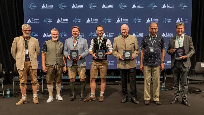Lam Research feiert sein Firmenjubiläum in Villach | Walter Lerch, Aaron Fellis, Günther Albel, Sebastian Schuschnig, Christian Stocker, Karthik Rammohan und Daniel Fellner auf der Festbühne anlässlich 40 Jahre Lam Research
