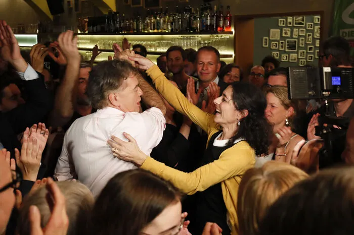 Die Party wurde danach in den Keller verlegt.