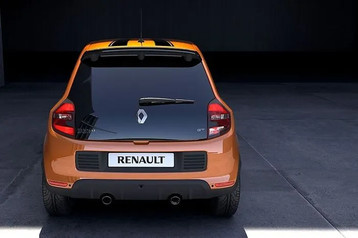 Der Twingo GT hat zwar den gleichen Basismotor wie seine zivilen Kollegen. Ein modifizierter Ansaugtrakt und eine auftrainierte Elektronik entlocken dem kleinen Motor nun 110 PS und 170 Newtonmeter Drehmoment.