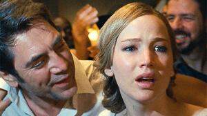 Das namenlose Ehepaar (Jennifer Lawrence, Javier Bardem) will den Himmel auf Erden erschaffen und gerät in die Hölle 	 