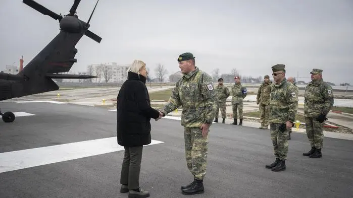 Verteidigungsministerin Klaudia Tanner besuchte diese Woche das österreichische KFOR-Kontingent im Kosovo