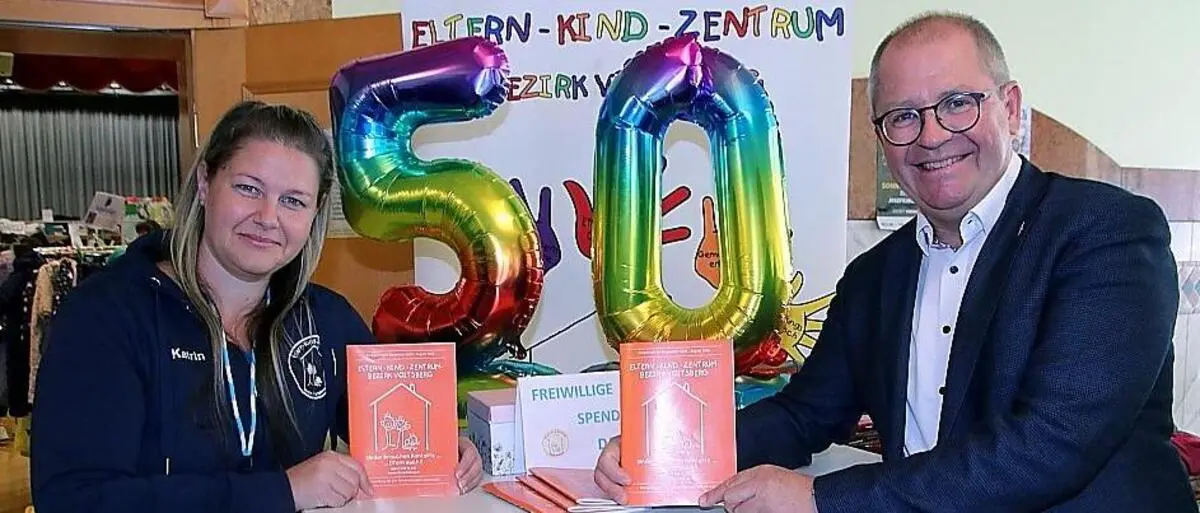 EKIZ-Leiterin Katrin Kraxner und Bürgermeister Bernd Osprian