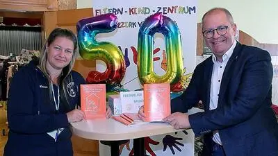 EKIZ-Leiterin Katrin Kraxner und Bürgermeister Bernd Osprian