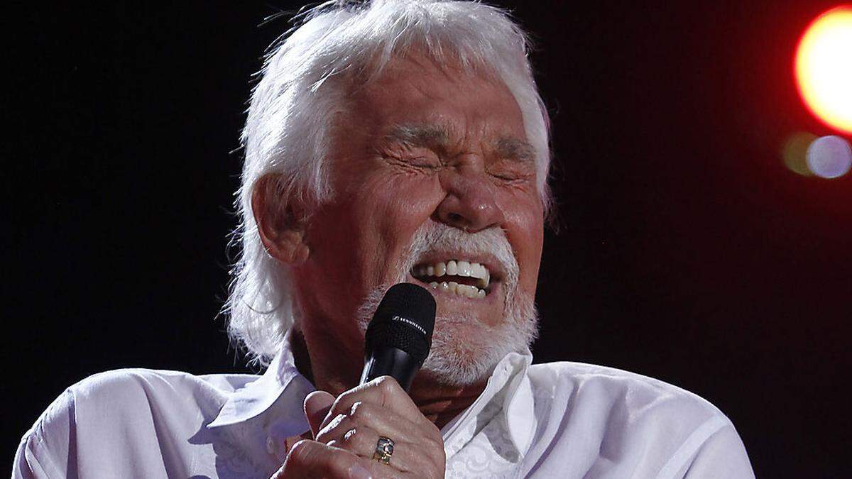 Kenny Rogers 2012 bei einem Festival-Auftritt in Nashwill