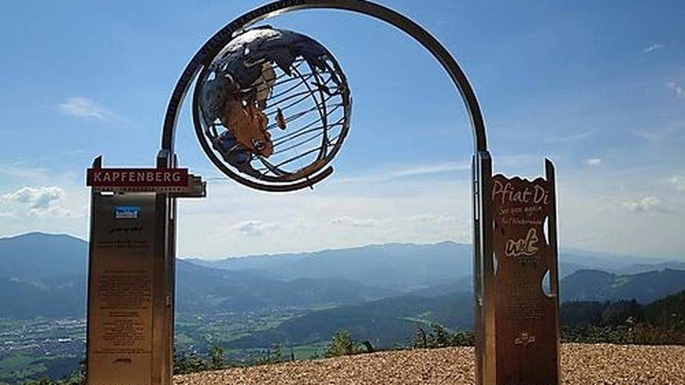 Ein Symbol für die Zusammenarbeit von Kapfenberg, Turnau und St. Lorenzen: das Tor zu den Weltmarktführern am Pogusch