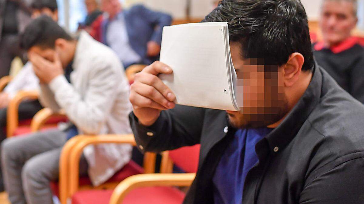 Der 17-jährige Afghane und der 27-jährige Österreicher bekannten sich nicht schuldig