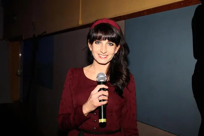 Anja Zalar moderierte wie gewohnt professionell und charmant beide Neujahrskonzerte.