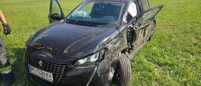 Die Unfalllenker erlitten Verletzungen unbestimmten Grades und wurden ins LKH Murtal nach Judenburg eingeliefert