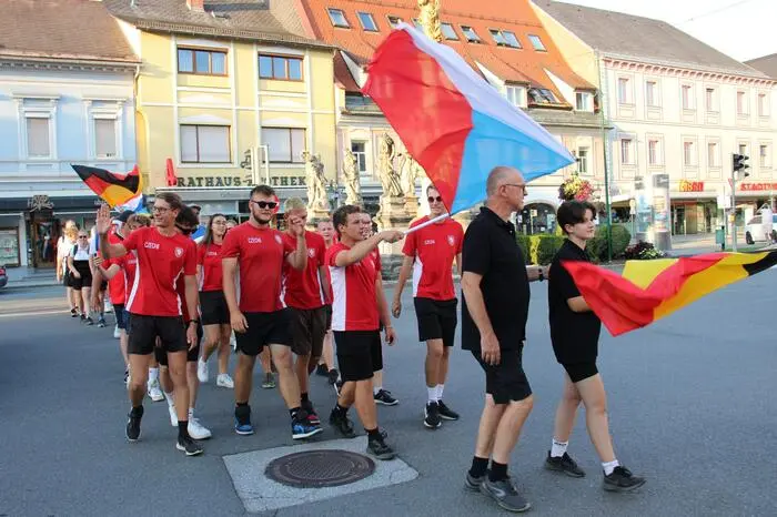 Jugendliche aus zehn Nationen werden bis Samstag, 10. August, auf der Anlage des Bahnengolfclubs Lipizzanerheimat in Voitsberg um Medaillen wetteifern.