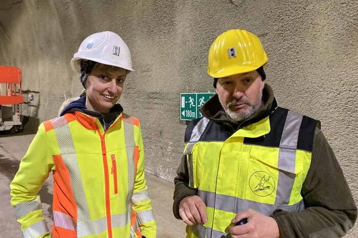 Projektleiter Oberst Peter Hofer mit Montanstudentin Nina Eder, die beim Tunnelausbau Bauaufsicht hat.