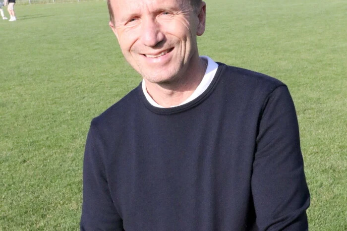 ... unter anderen Fußballpräsidenten Klaus Mitterdorfer (Foto), ASVÖ-Präsidenten Christoph Schasche, Bürgermeister Harald Jannach, Steuerberater Gerhard Kampitsch, Rechtsanwalt Michael Huber, Raika-Vorstandsdirektor Franz Maier, Provisor Charles Ogbunambala sowie Faschingsstar Karl Pugganig willkommen heißen. 