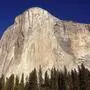 Der El Capitan thront im Yosemite-Nationalpark und zieht Extremkletterer an