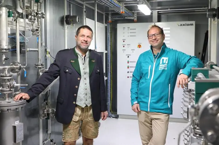 Robert Obenaus-Emler und Andreas Sprung wurden bei der Eröffnung als „die guten Geister“ des Zentrums hervorgehoben