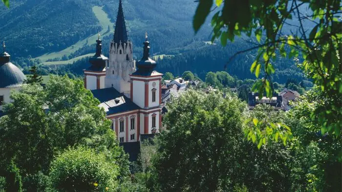 Mariazell wurde im Jahr 1157 von einem Mönch aus dem Benediktinerstift St. Lambrecht gegründet