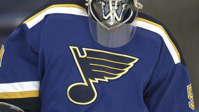 Der erste war ein Torhüter. Reinhard Divis wurde 2000 von den St. Louis Blues gepickt, spielte in vier Jahren 29 Mal in der NHL.