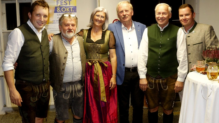 Egal ob in Lederhose, Dirndl, Festtagsgewand oder Straßenkleidung.