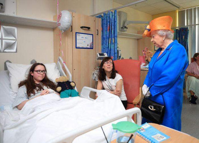 Queen Elizabeth besuchte am Donnerstag Verletzte des Attentats in Manchester