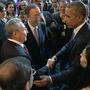 Hitorisch. Castro und Obama schütteln einander die Hände