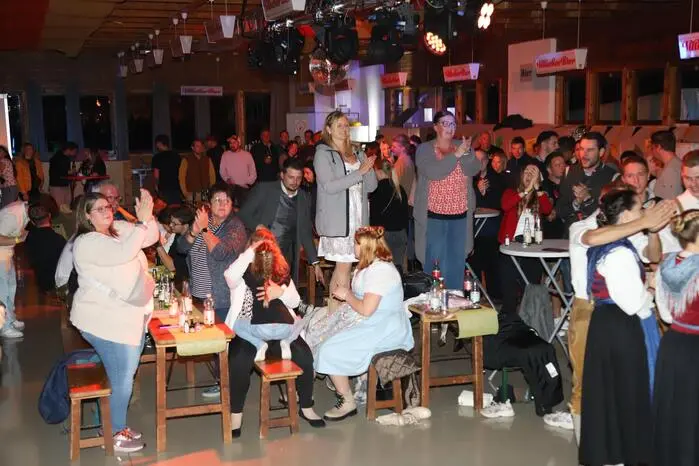 Super Stimmung bei der Chrisnocker Oktoberfestparty  in Zedlitzdorf.
