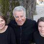 Drei Finken, die singen. Bernarda fink mit ihrem Bruder, dem Bassbariton Marcos Fink und ihrer Tochter Valentina Inzko Fink
