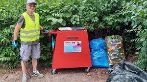 Mit Greifzange und Handschuhen ausgestattet sammelt Kilzer beinahe täglich stundenlang Müll