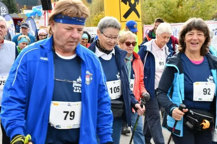 Franz Mayrhofer freute sich, dass wieder so viele Helfer bereit waren, vor oder hinter den Kulissen mitzuhelfen - insgesamt 90 Frauen und Männer, die für den reibungslosen Ablauf sorgten. 